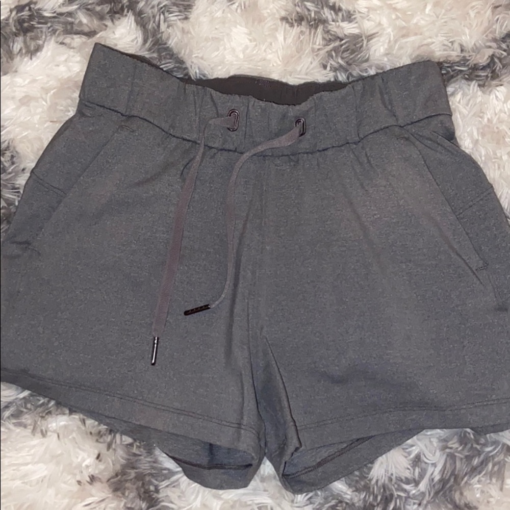 LULULEMON “ON THE FLY” SHORTS